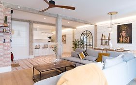 Amplio Y Moderno Apartamento Con Tarima Refrescante By Staynnapartments